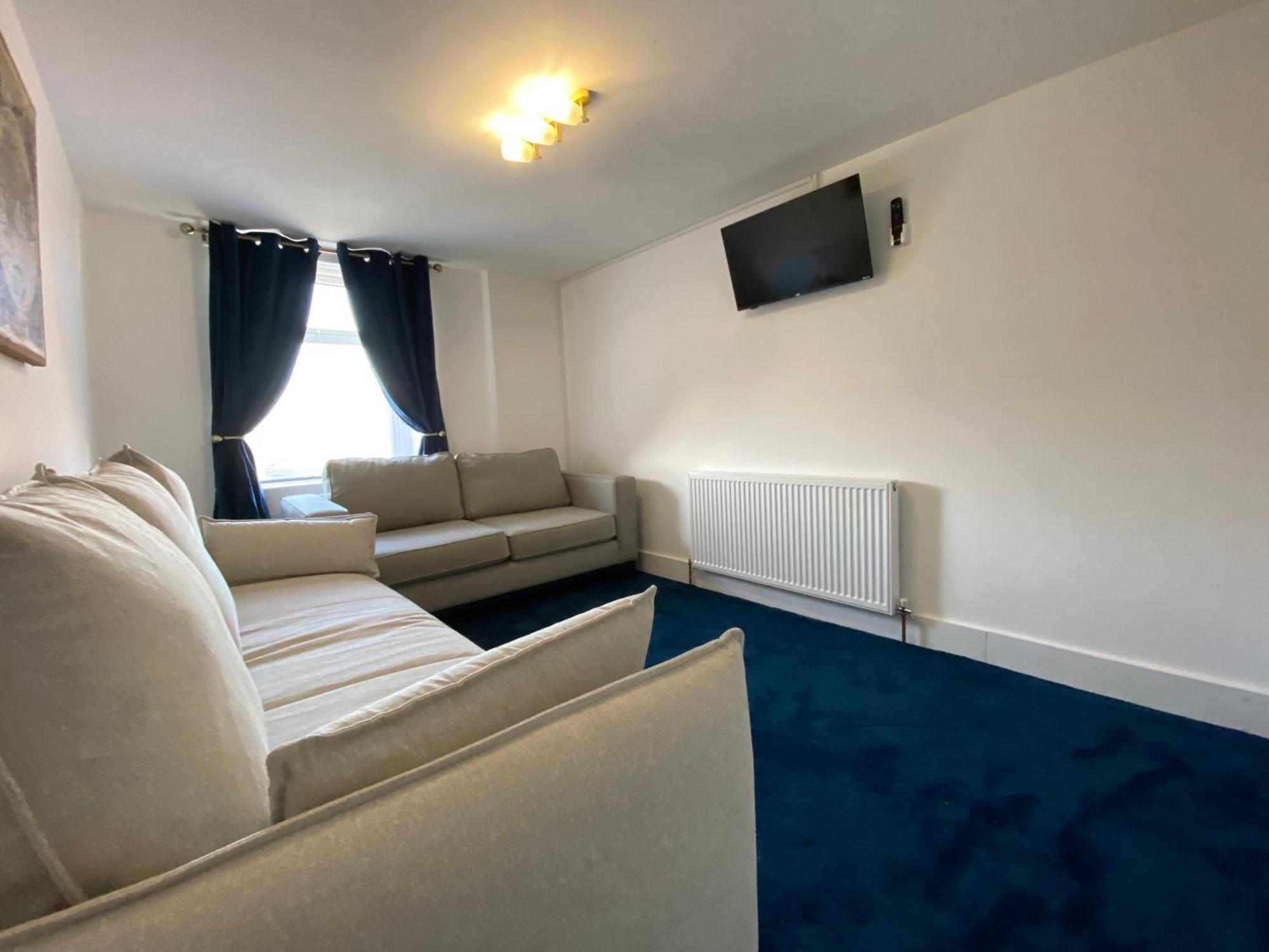 Aquarius Apartment - Sea View - Sleeps Seven Blackpool Extérieur photo