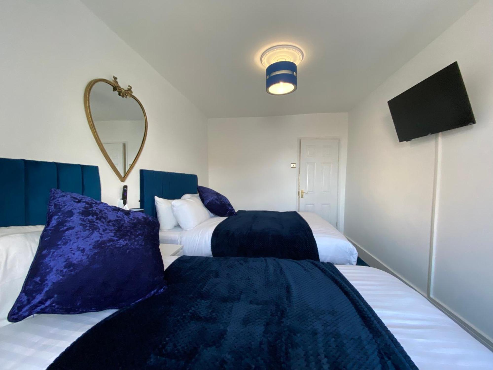 Aquarius Apartment - Sea View - Sleeps Seven Blackpool Extérieur photo