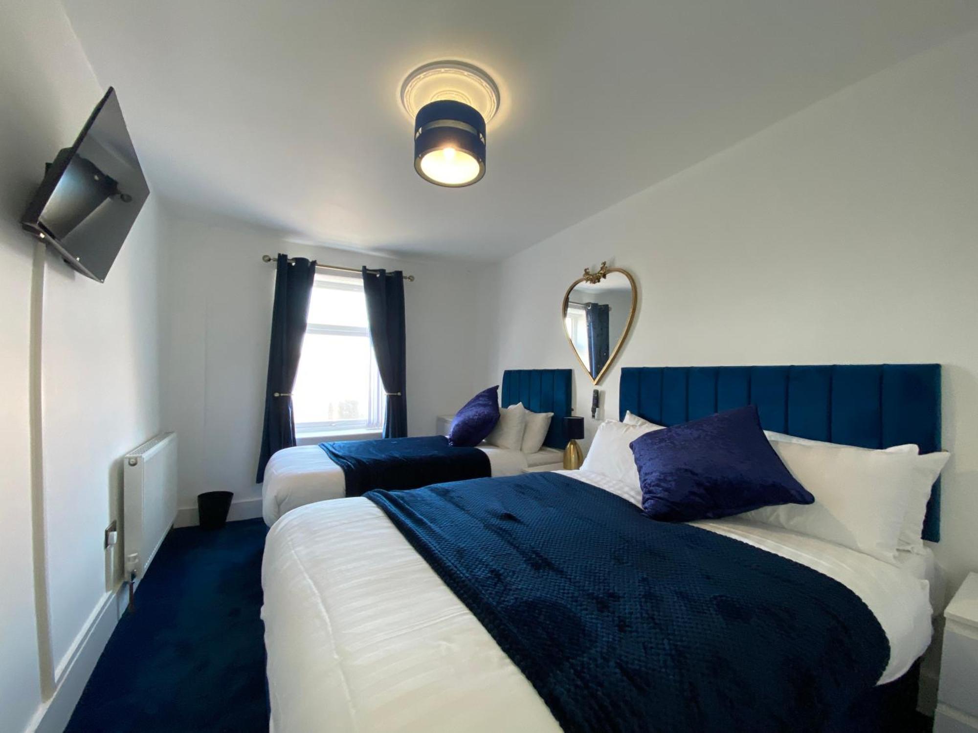 Aquarius Apartment - Sea View - Sleeps Seven Blackpool Extérieur photo